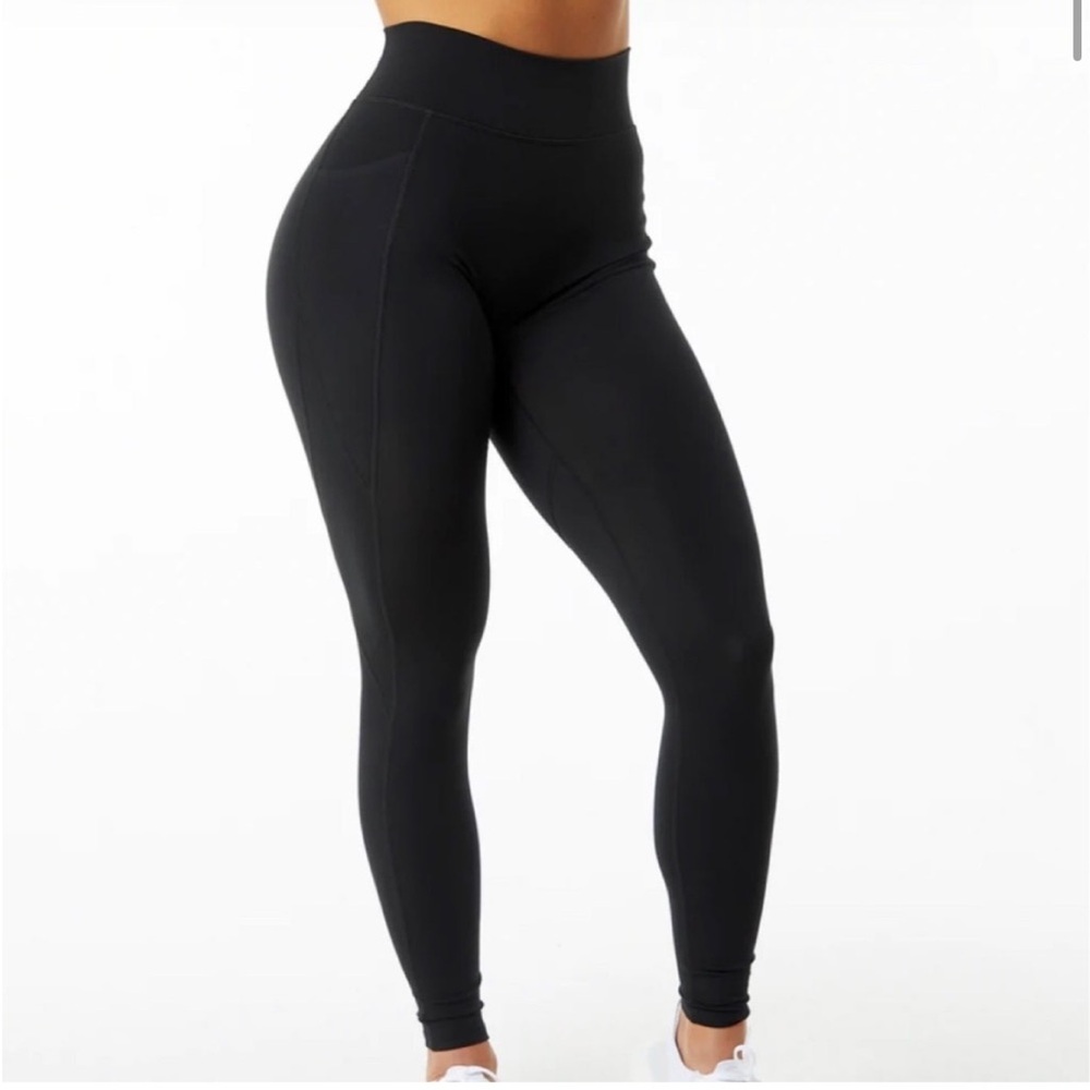 ALPHALETE Black High-Waisted Leggings